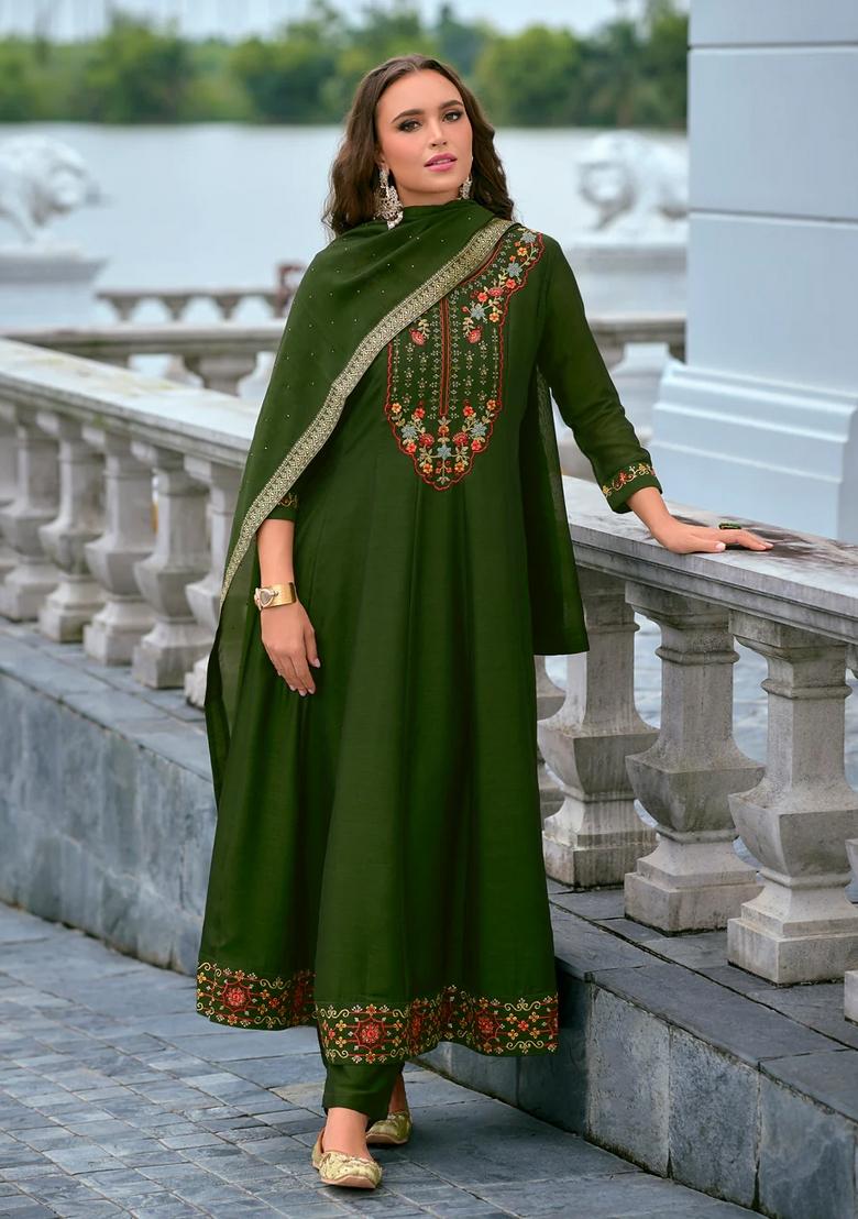 Green Embroidered Silk Blend Kurta Set - Indya