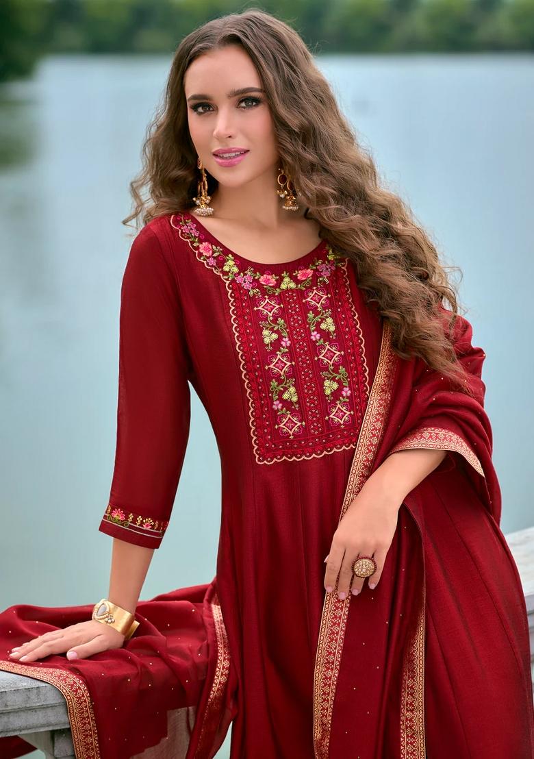 Red Embroidered Silk Blend Kurta Set - Indya