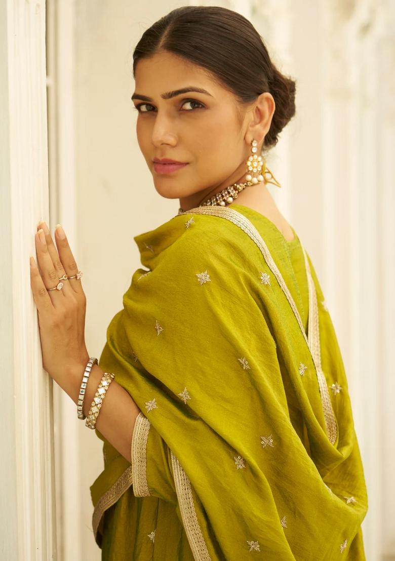 Green Embroidered Silk Blend Kurta Set - Indya