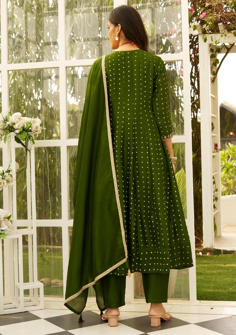 Green Embroidered Silk Blend Kurta Set - Indya
