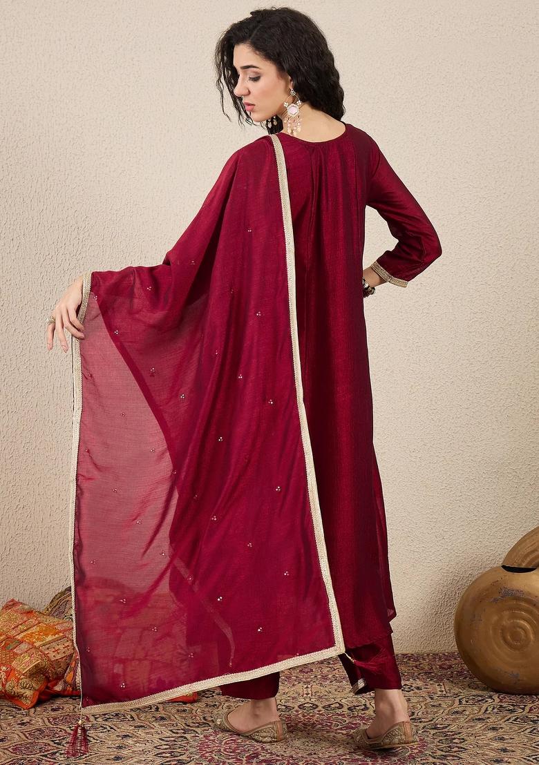 Red Embroidered Silk Blend Kurta Set - Indya