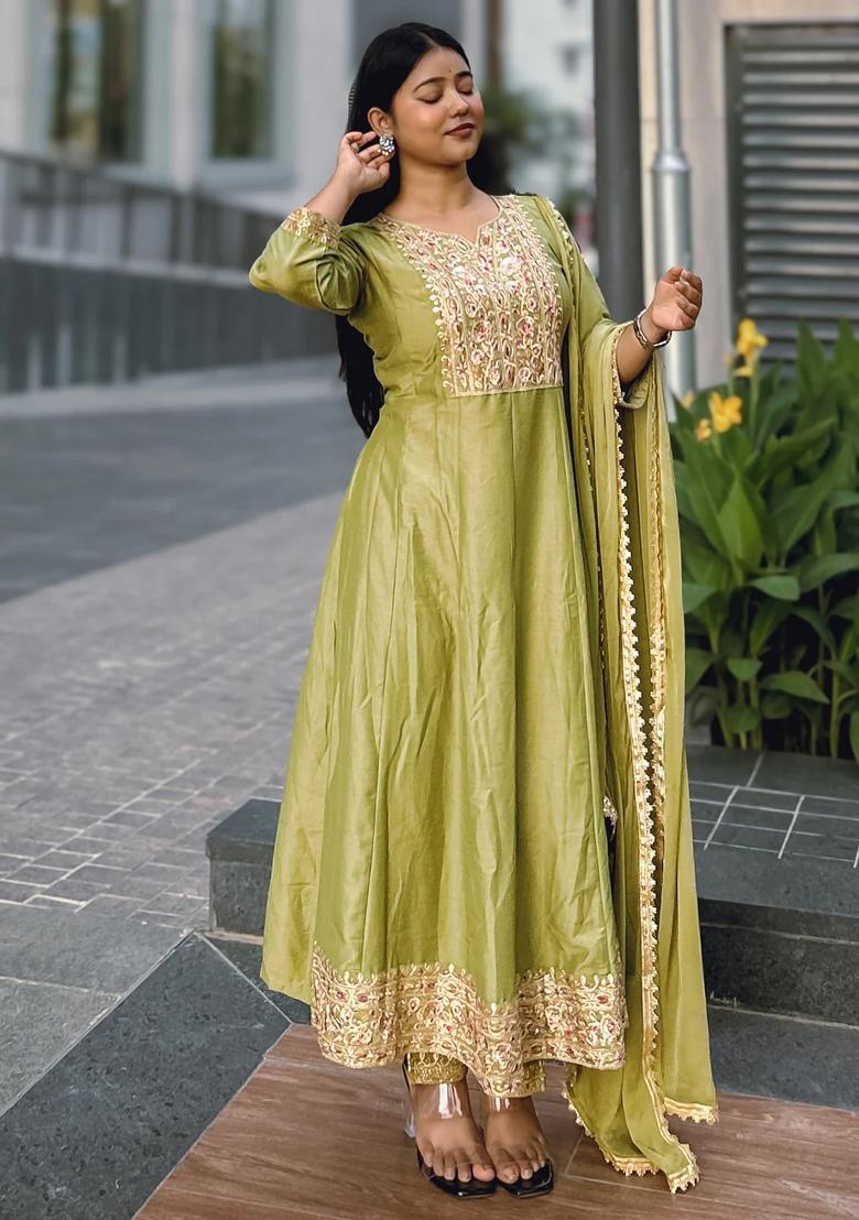 Green Embroidered Silk Blend Kurta Set - Indya