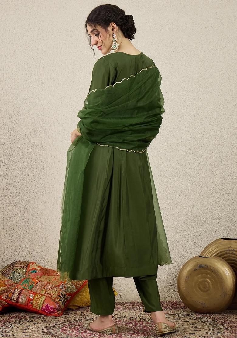 Green Embroidered Silk Blend Kurta Set - Indya