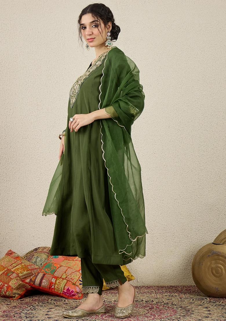 Green Embroidered Silk Blend Kurta Set - Indya
