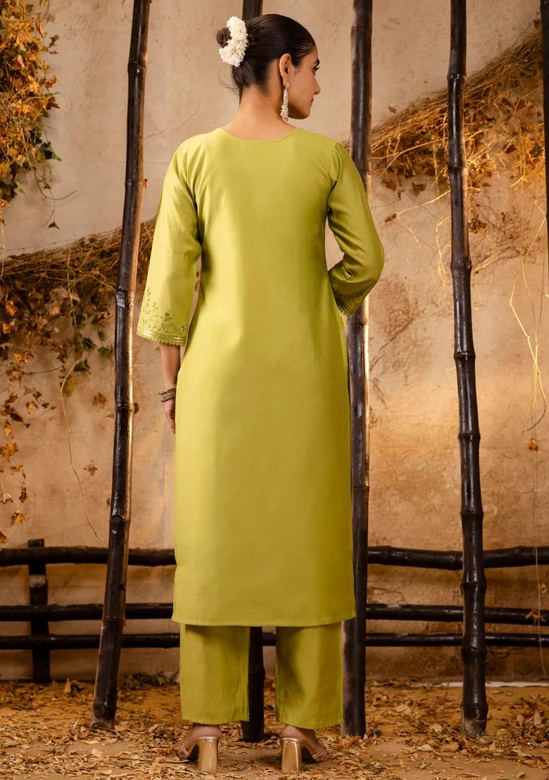 Green Embroidered Silk Blend Kurta Set - Indya