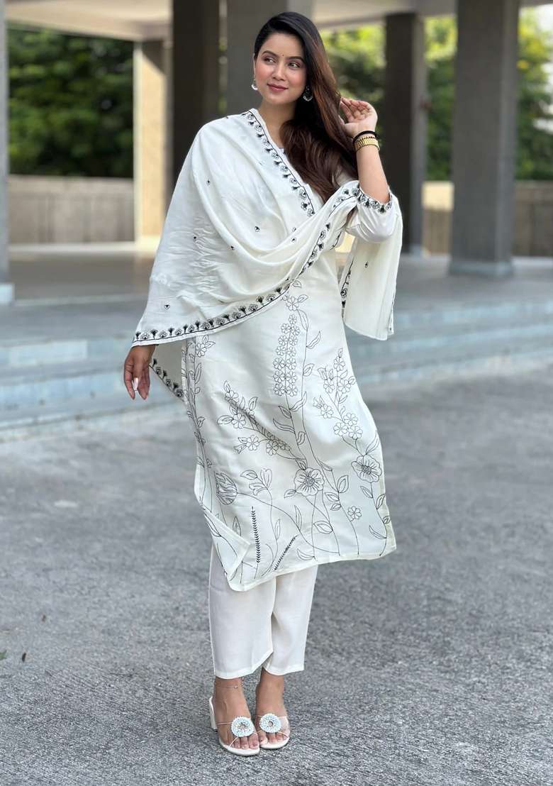 Off White Embroidered Silk Blend Kurta Set - Indya