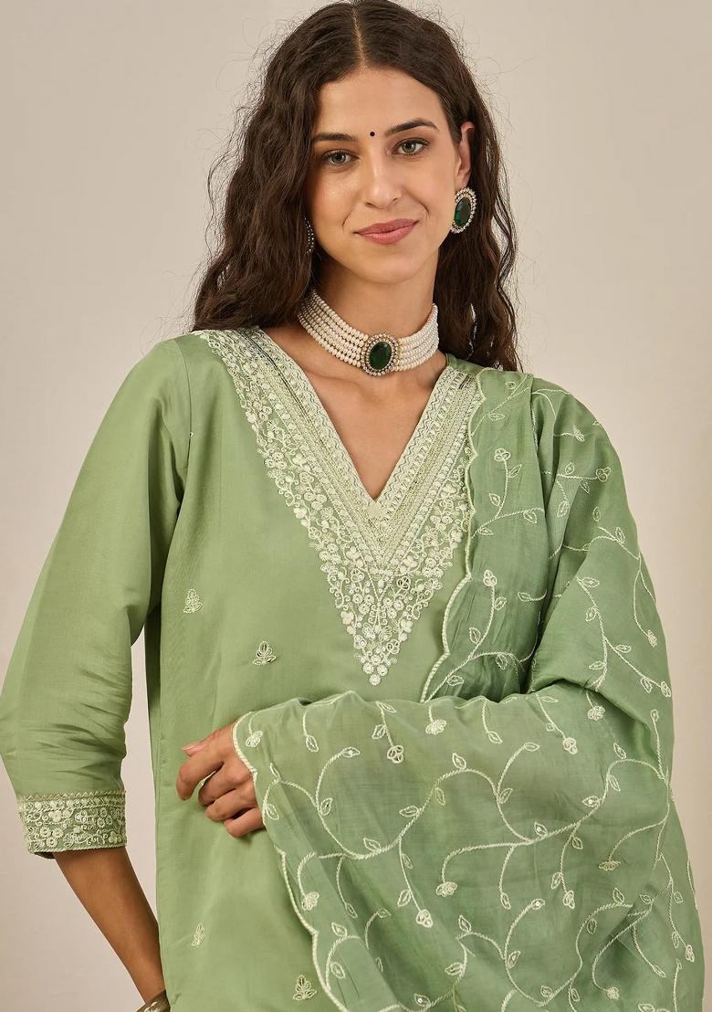 Green Embroidered Silk Blend Kurta Set - Indya