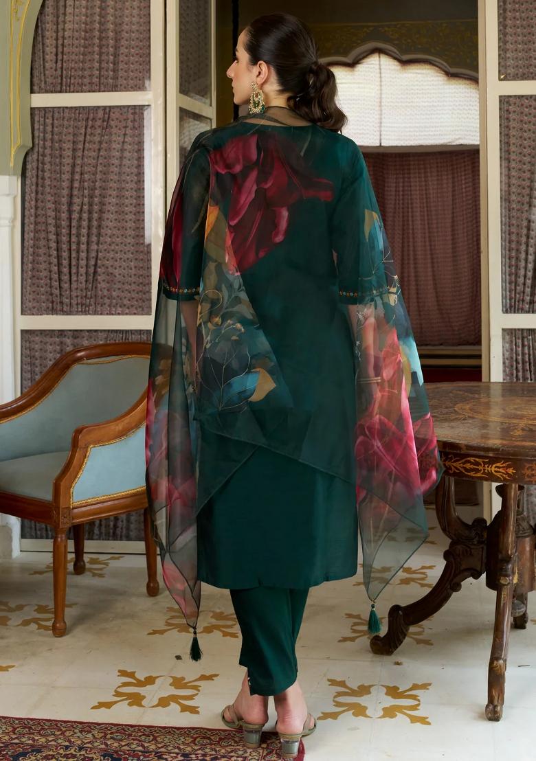Green Embroidered Silk Blend Kurta Set - Indya