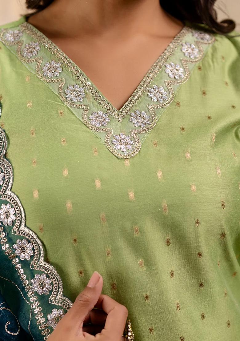 Green Embroidered Silk Blend Kurta Set - Indya