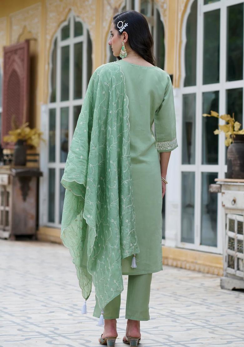 Green Embroidered Silk Blend Kurta Set - Indya