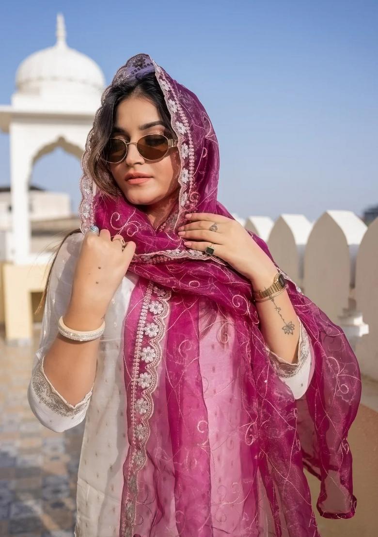 White Embroidered Silk Blend Kurta Set - Indya