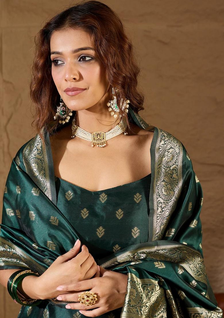 Green Printed Silk Blend Kurta Set - Indya
