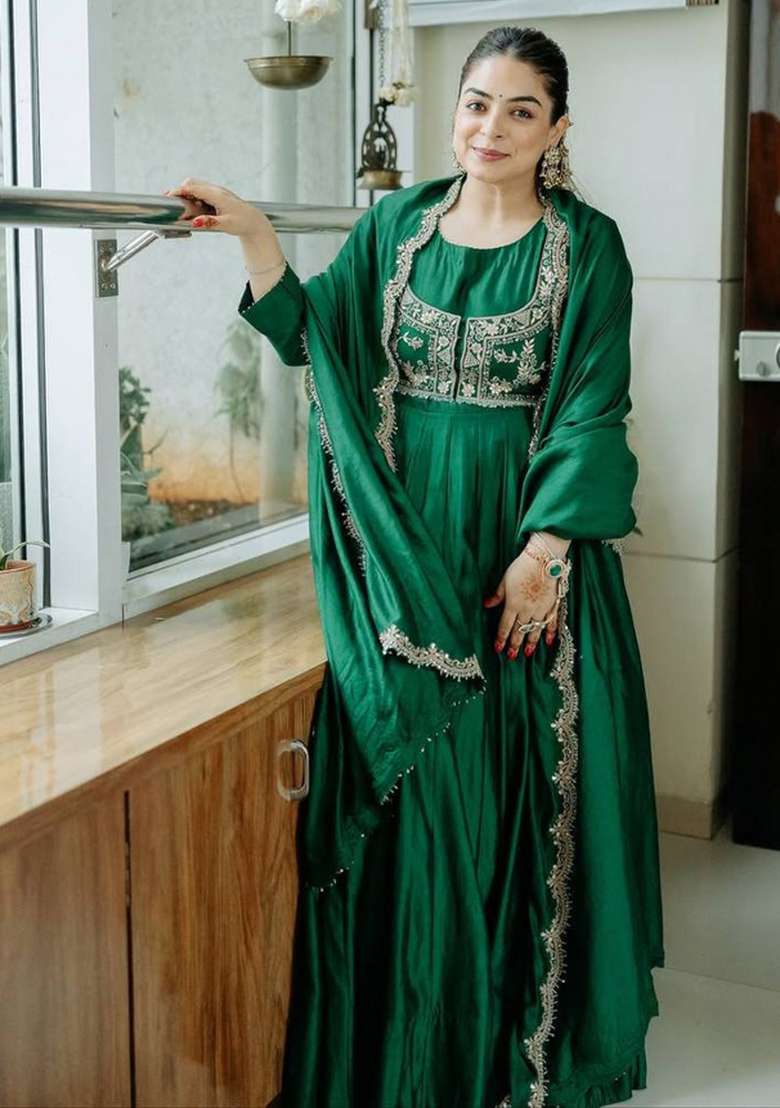 Green Sequin Work Silk Blend Kurta Set - Indya