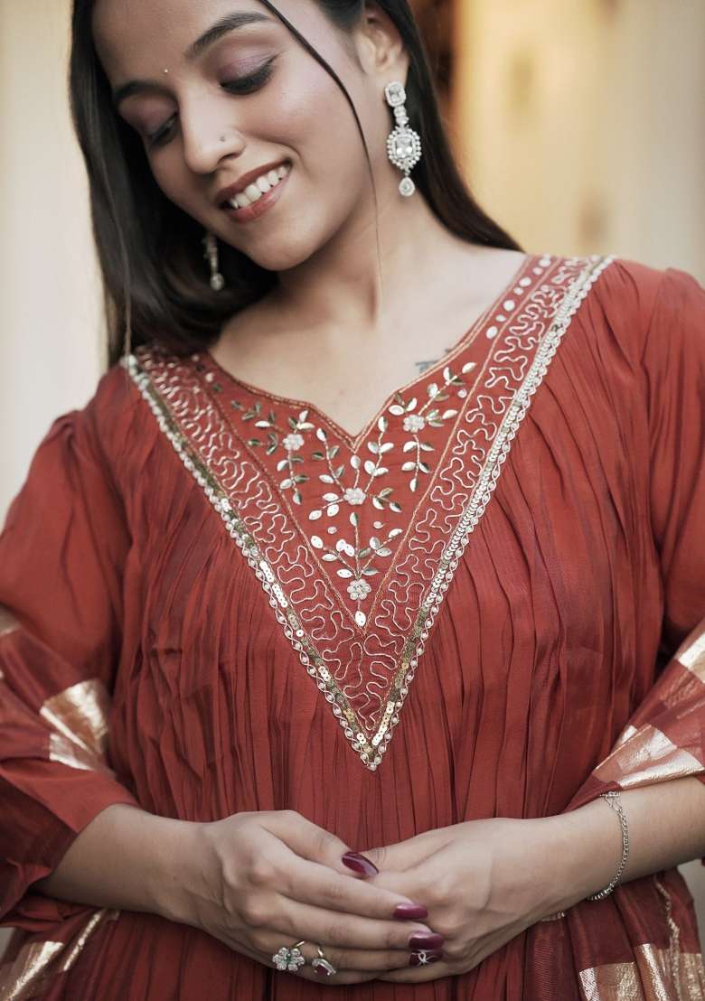 Maroon Sequin Work Chanderi Kurta Set - Indya