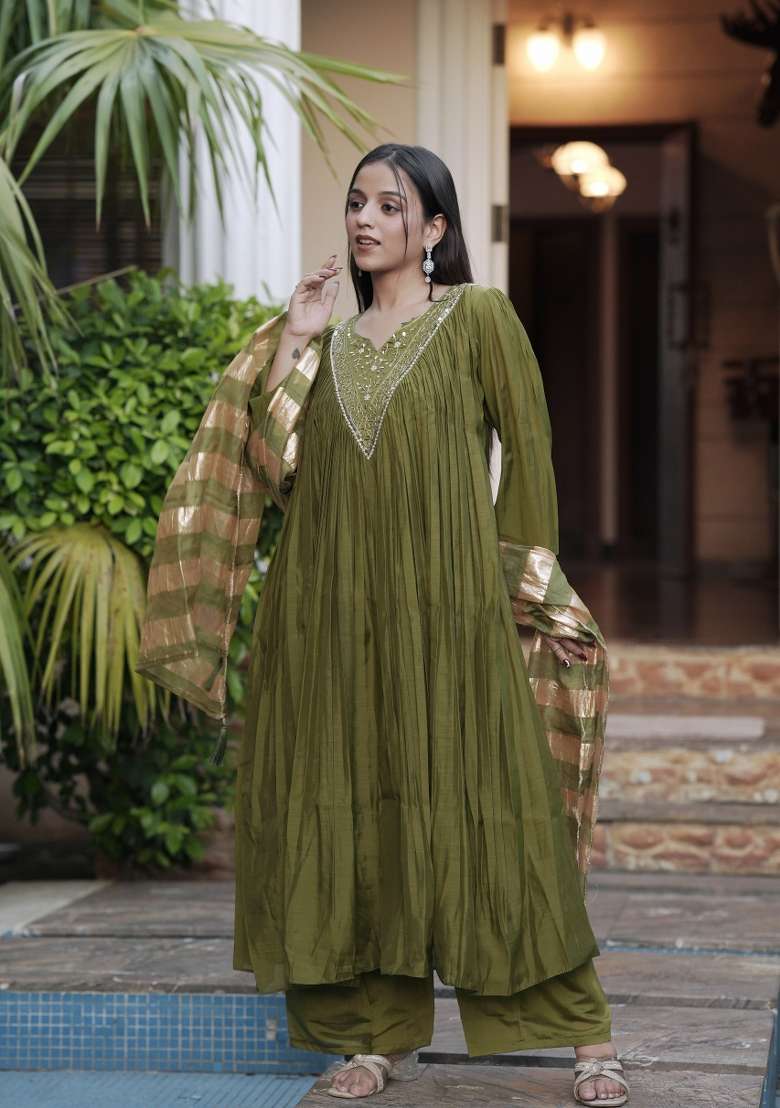 Green Sequin Work Chanderi Kurta Set - Indya