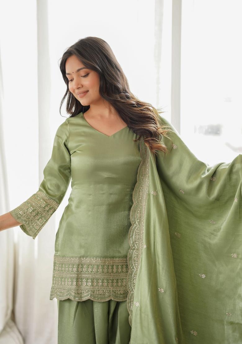 Pista Embroidered Silk Blend Kurta Set - Indya