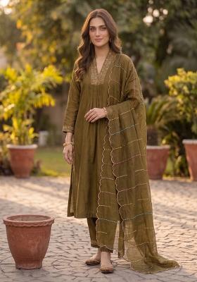 Mehendi Embroidered Silk Blend Salwar Kameez