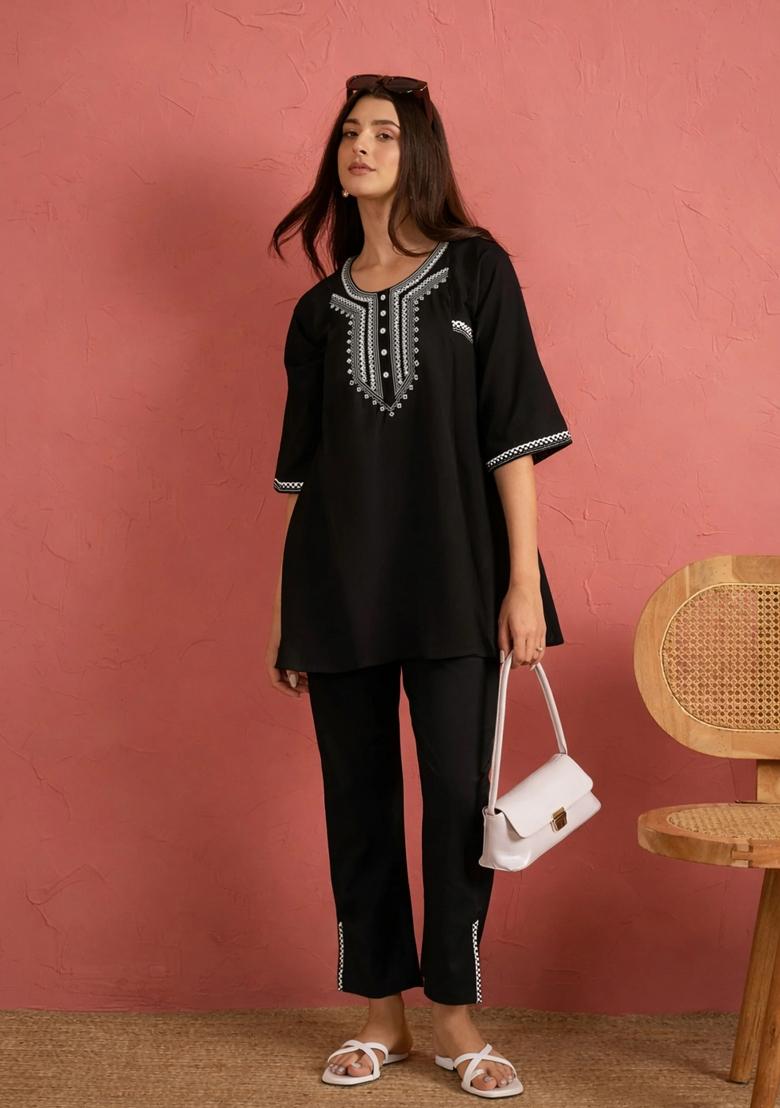 Black Solid Cotton Kurta Set - Indya