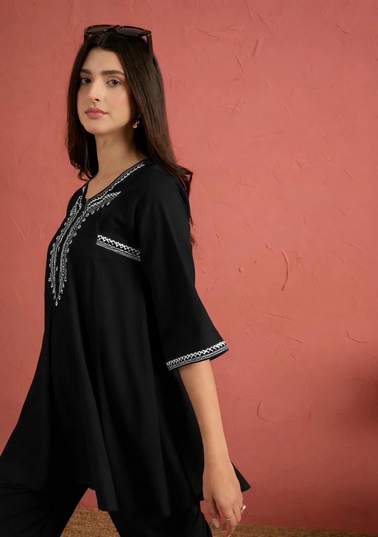 Black Solid Cotton Kurta Set - Indya
