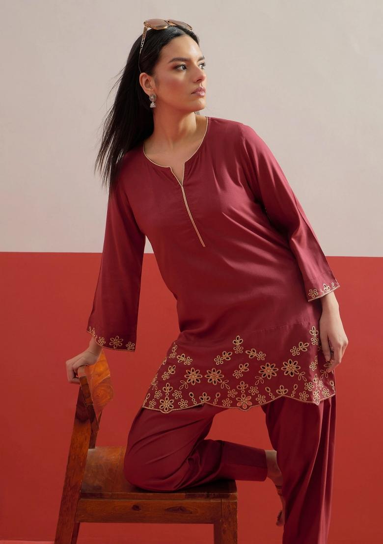 Maroon Solid Rayon Kurta Set - Indya