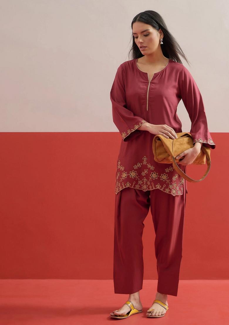 Maroon Solid Rayon Kurta Set - Indya