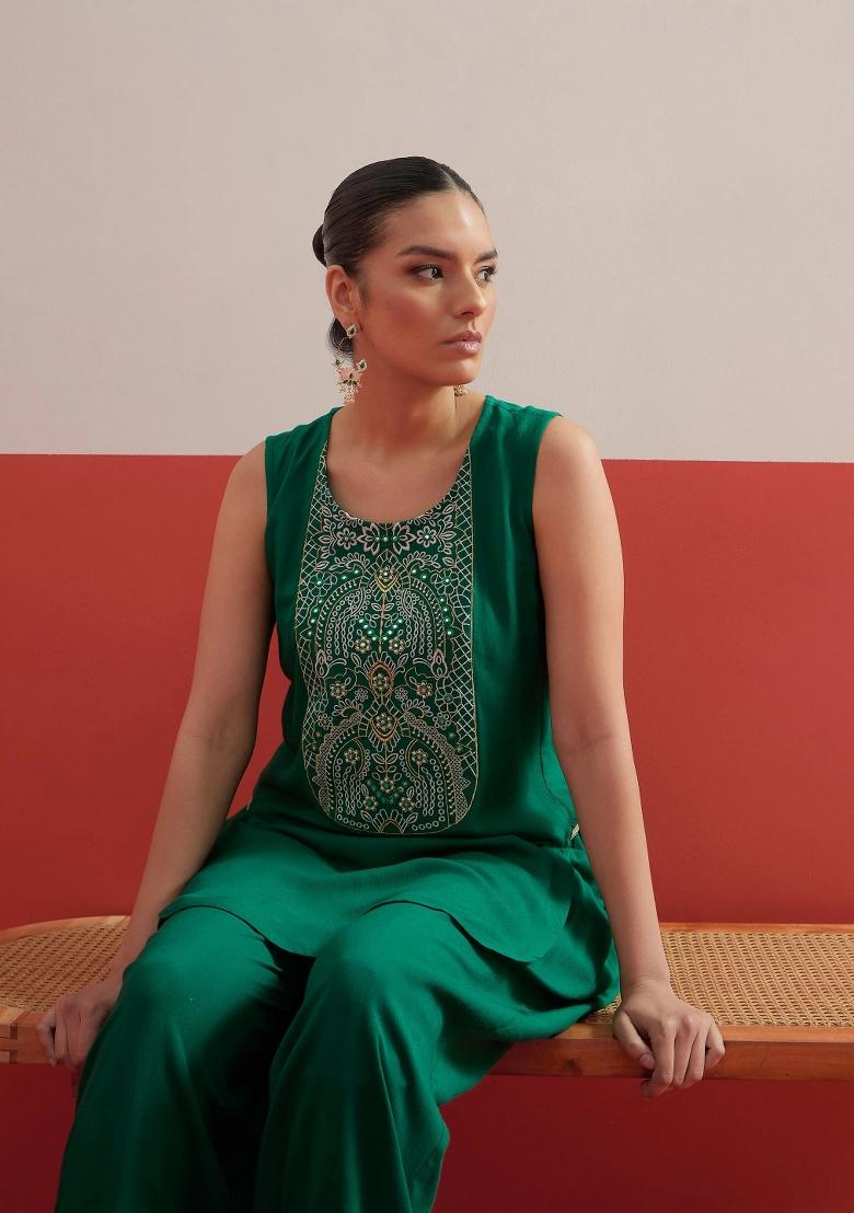 Green Solid Rayon Kurta Set - Indya