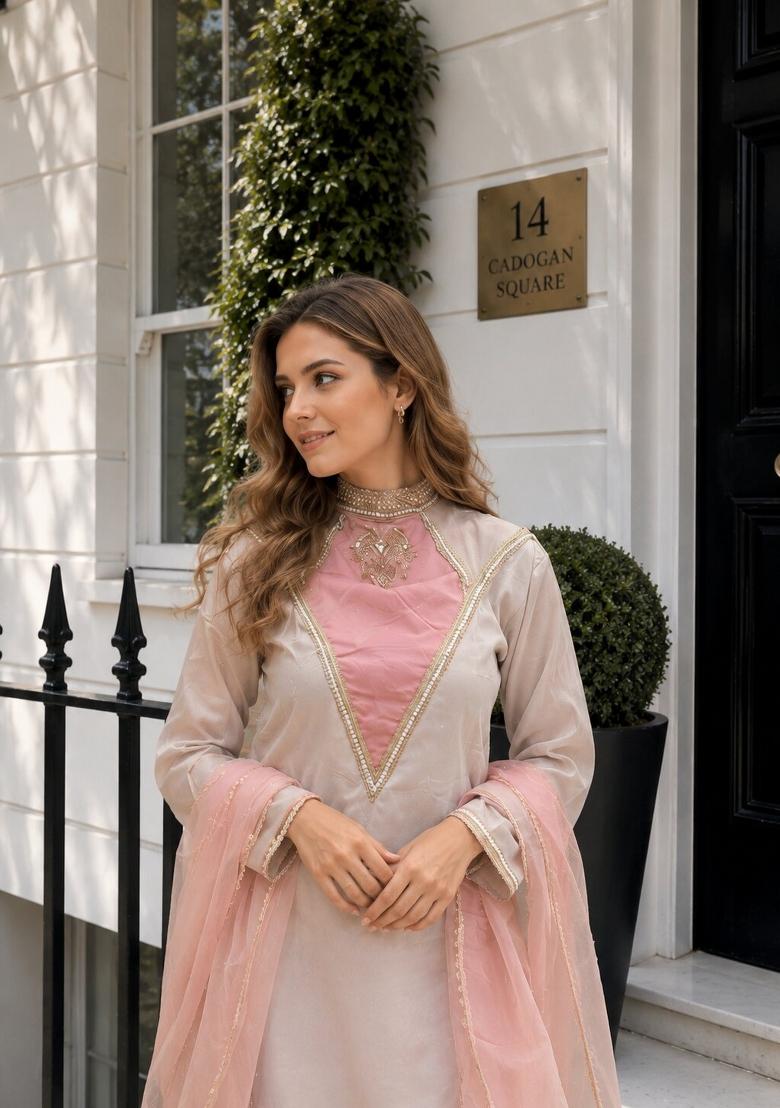 Rose Embroidered Shimmer Kurta Set - Indya