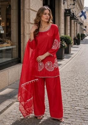 Red Embroidered Crepe Kurta Set