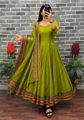 Olive Woven Design Silk Kurta With Dupatta