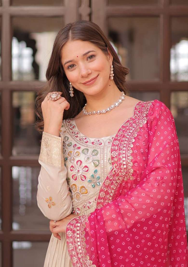 Pink Beads Work Cosmos Kurta Set - Indya