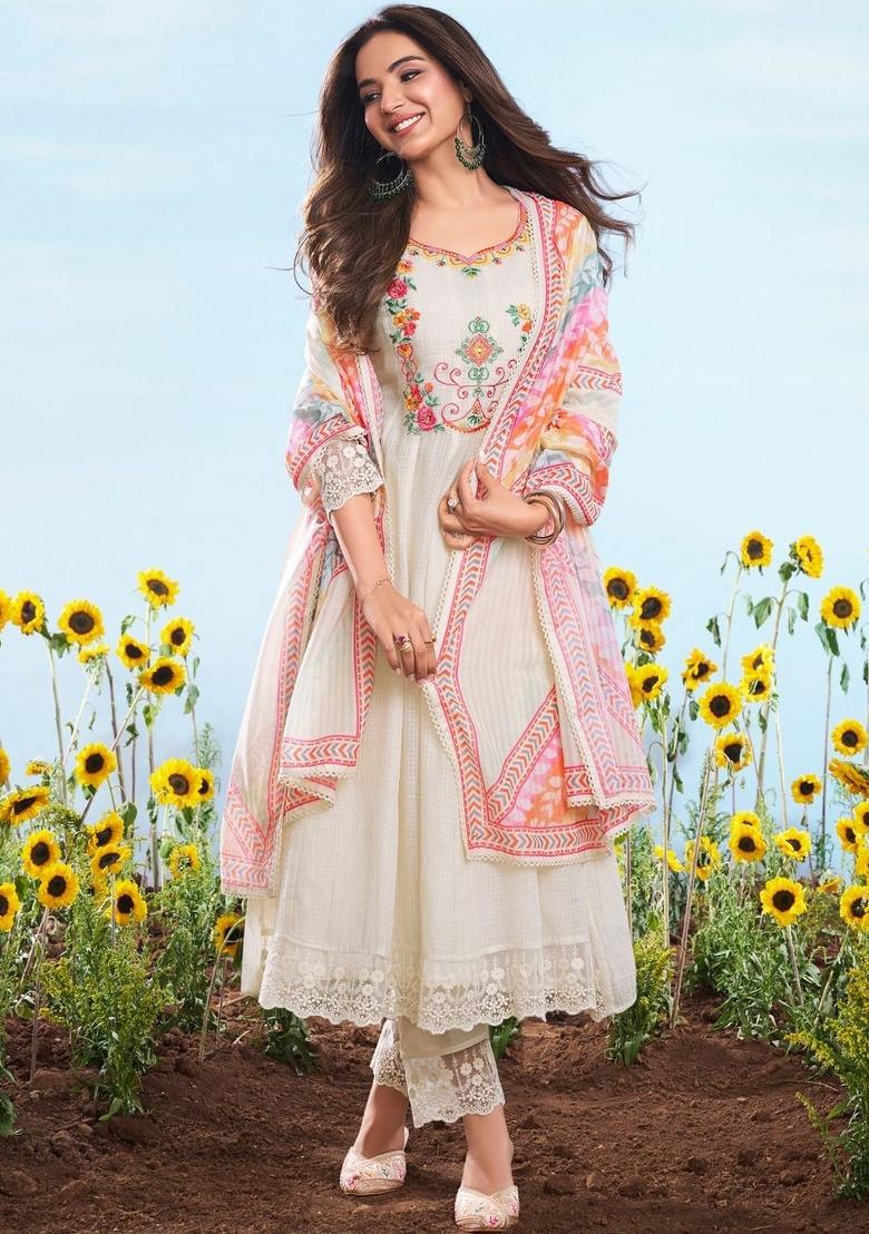 Off White Thread Work Cotton Kurta Set - Indya