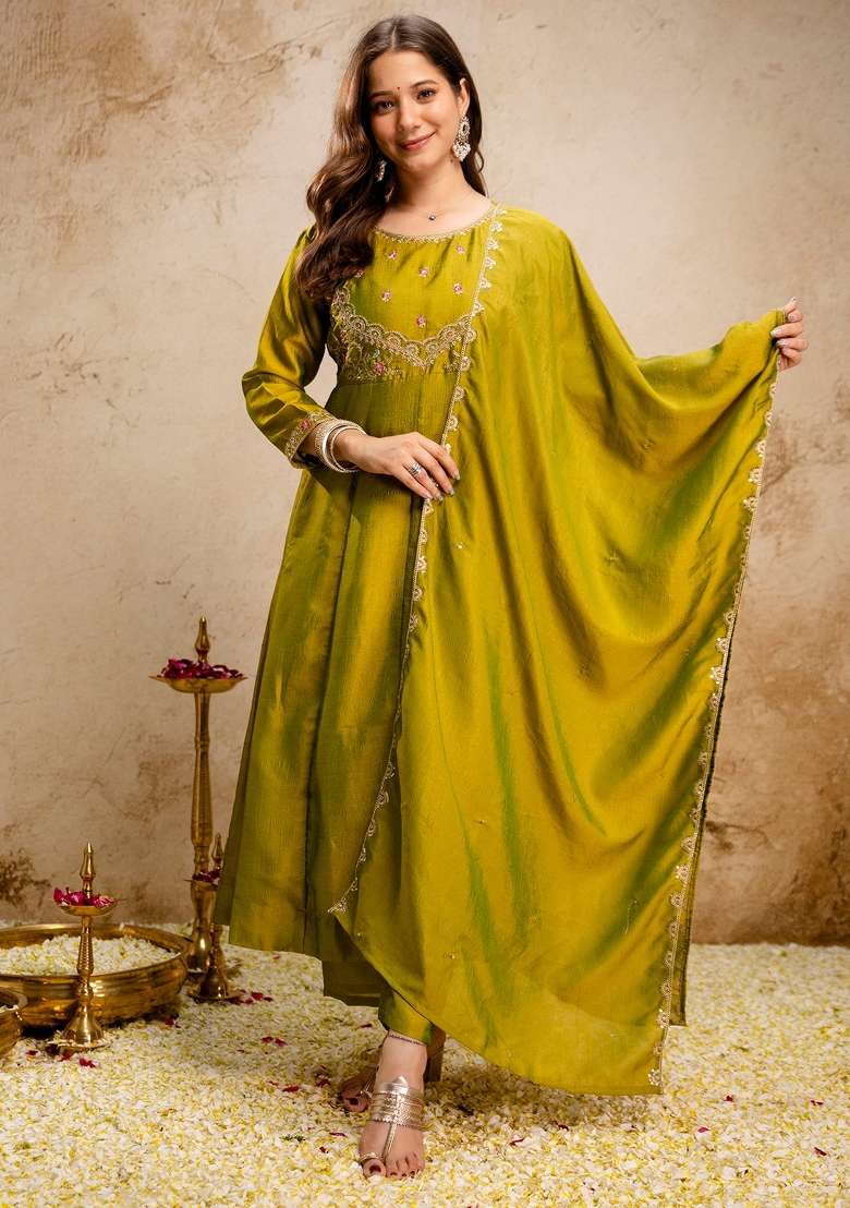 Green Thread Work Silk Kurta Set - Indya