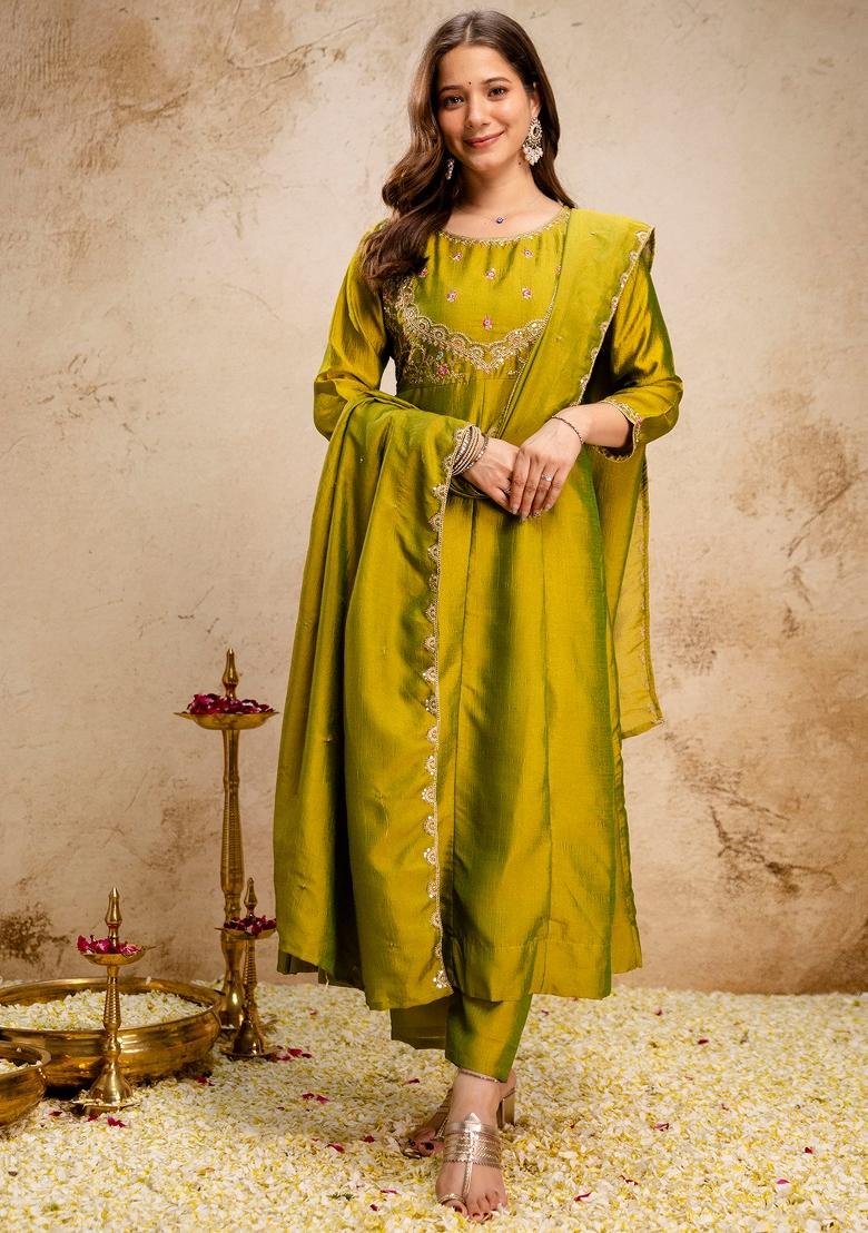 Green Thread Work Silk Kurta Set - Indya
