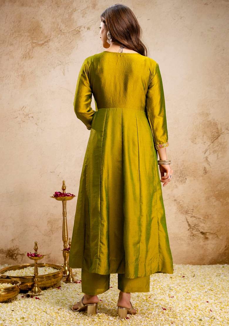 Green Thread Work Silk Kurta Set - Indya