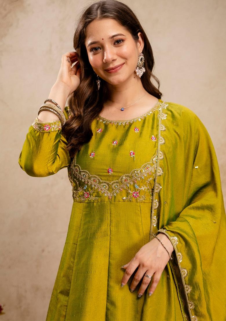 Green Thread Work Silk Kurta Set - Indya
