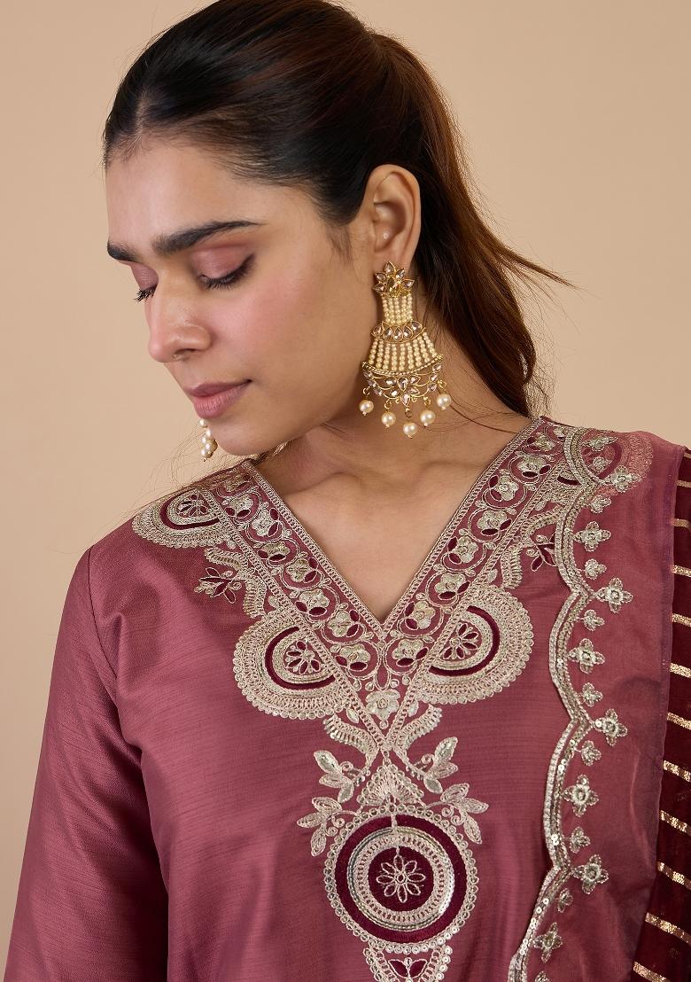 Mauve Embroidery Silk Kurta Set - Indya