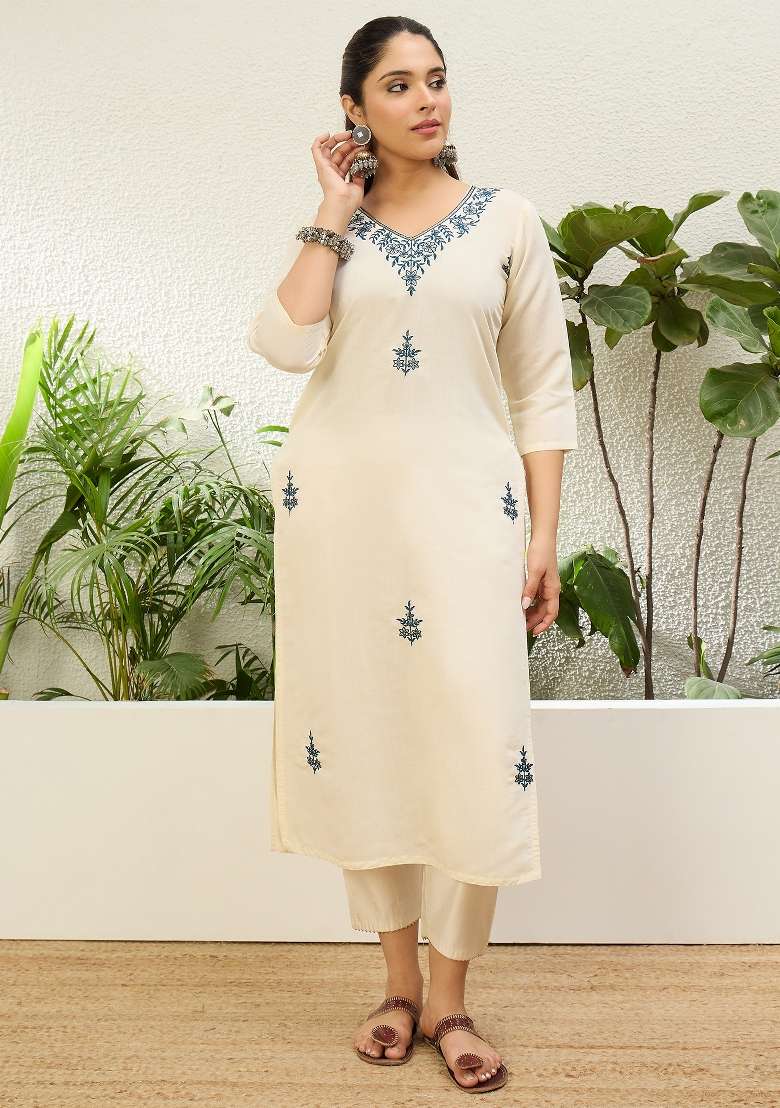 Off White Embroidery Silk Kurta - Indya