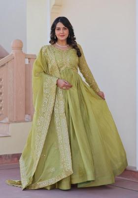 Green Embroidered Silk Blend Anarkali With Dupatta