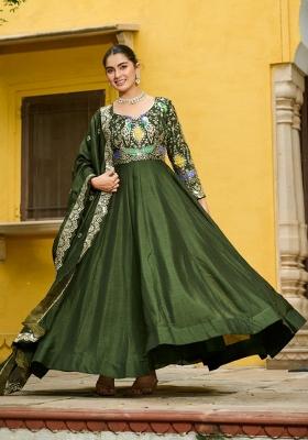 Mehendi Green Embroidered Silk Blend Anarkali With Dupatta