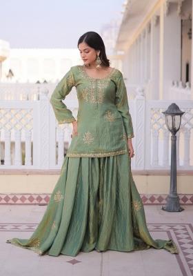 Green Embroidered Silk Blend Kurta Set