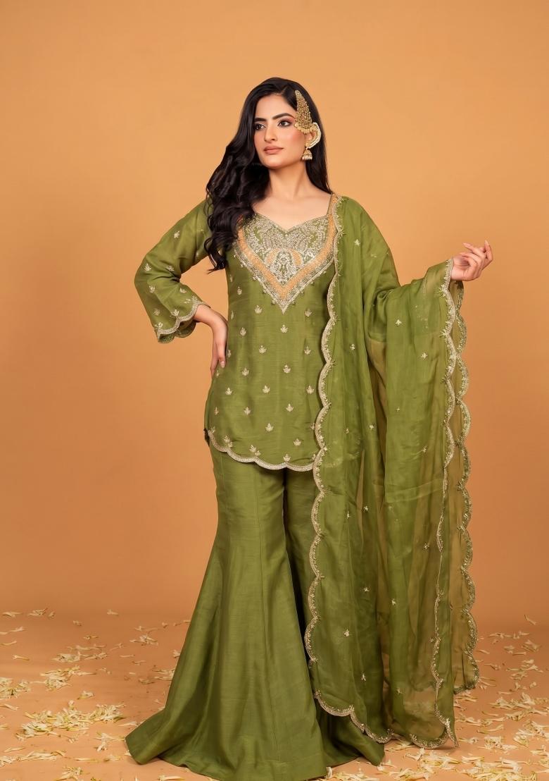Green Embroidered Silk Blend Kurta Set - Indya