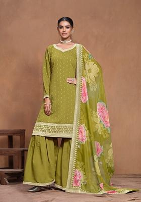 Green Embroidered Poly Blend Kurta Set