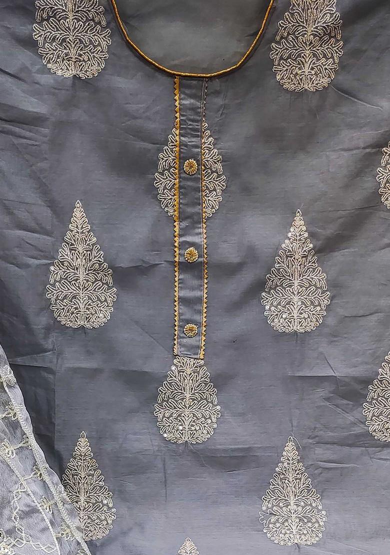 Grey Ethnic Motifs Embroidered Poly Blend Kurta Set