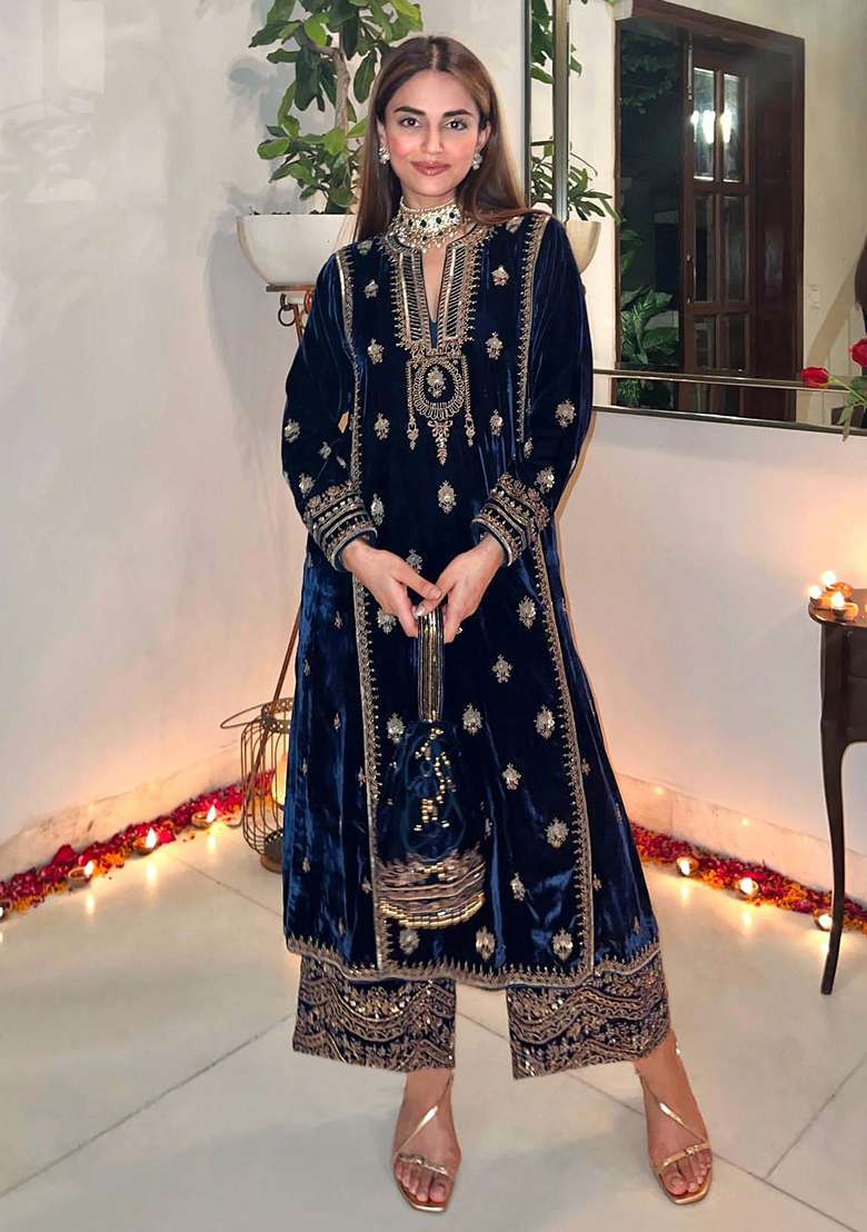 Blue Embroidered Velvet Pakistani Suit Set - Indya