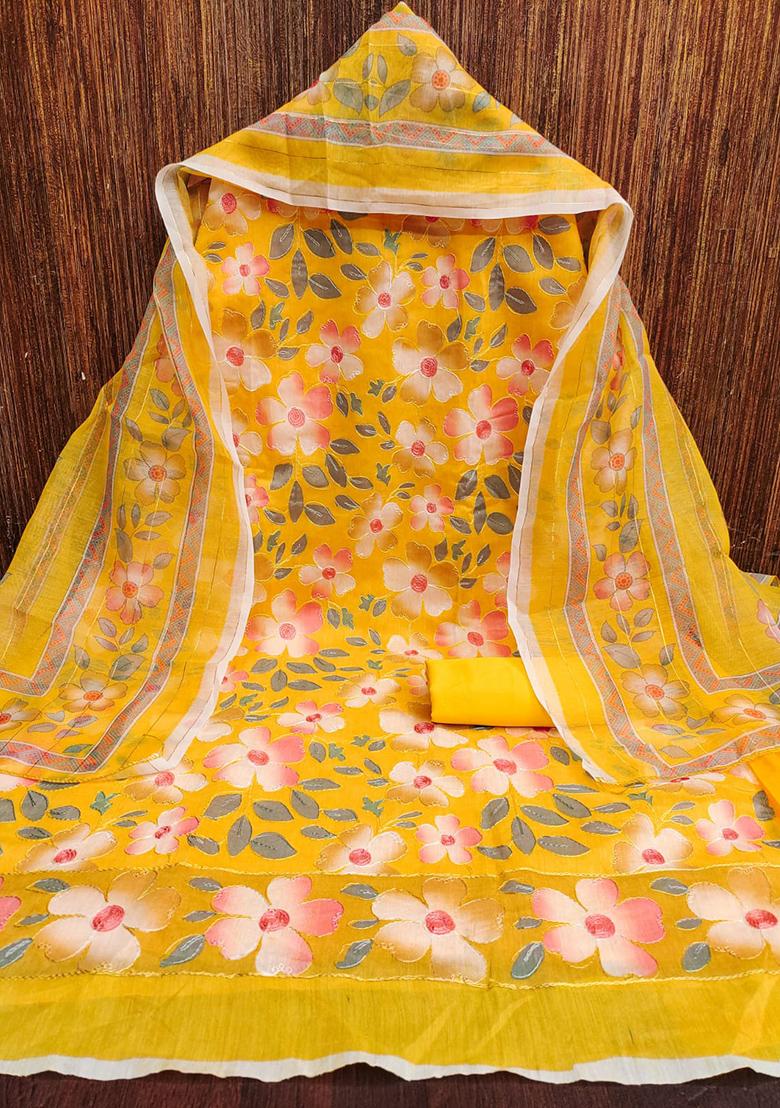 Gold Embellished Chanderi Kurta Set