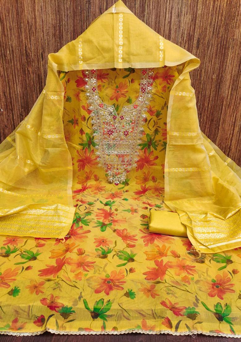 Gold Embellished Chanderi Kurta Set