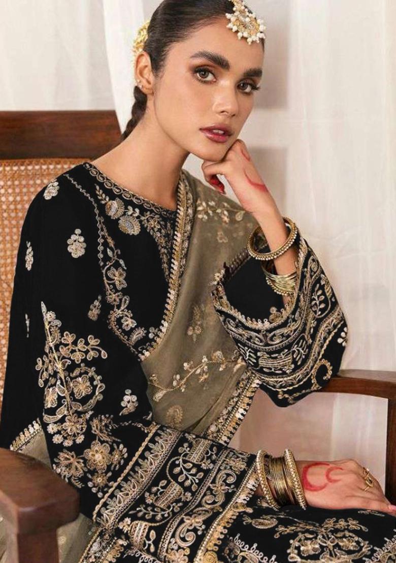 Black Embroidered Velvet Kurta Set