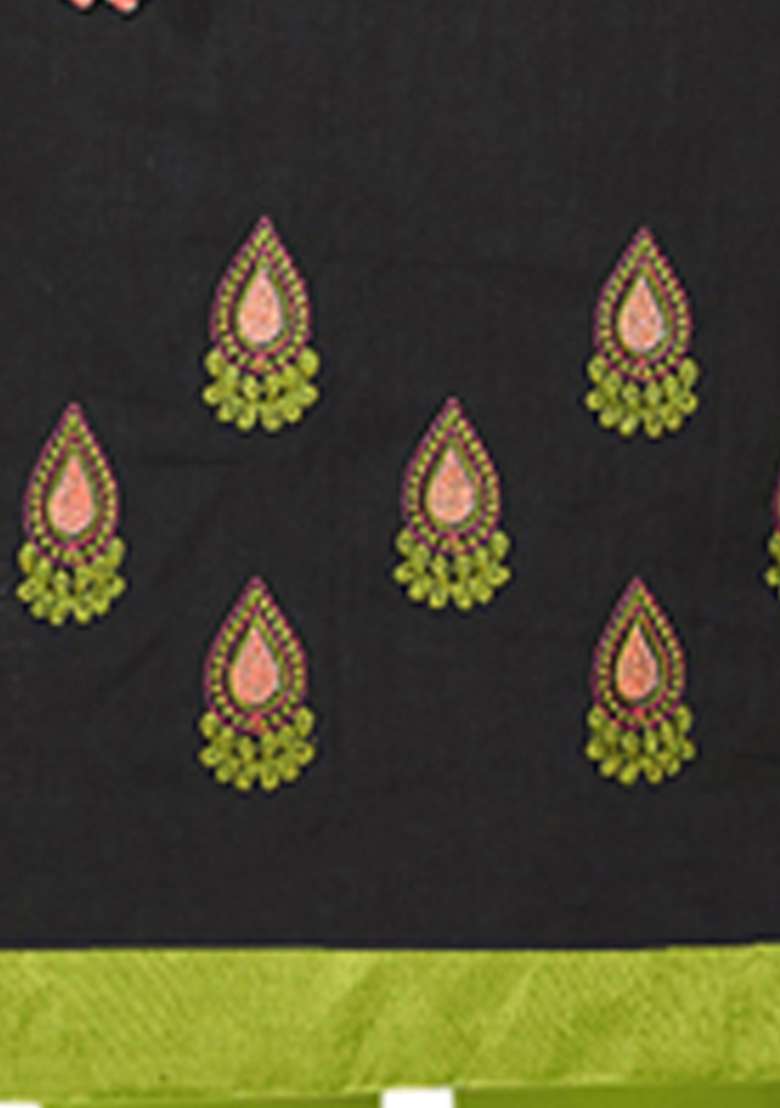 Black Embroidered Blended Pakistani Suit Set - Indya