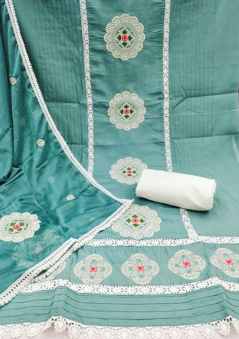 Sea Green Embroidered Silk Blend Straight Kurta Set - Indya