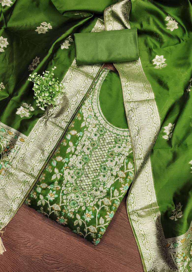 Green Embroidered Jacquard Straight Kurta Set - Indya